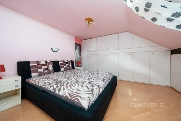 Prodej bytu 4+kk, Unhošť, U Pily, 144 m2