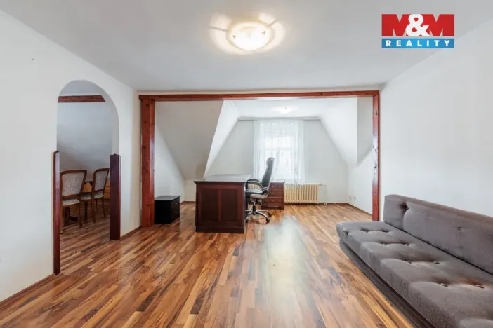 Prodej rodinného domu, Bečov nad Teplou, Nádražní, 298 m2