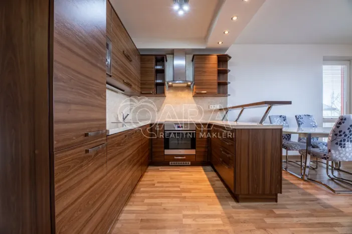 Pronájem bytu 2+kk, Praha - Zličín, Tvrdonická, 58 m2