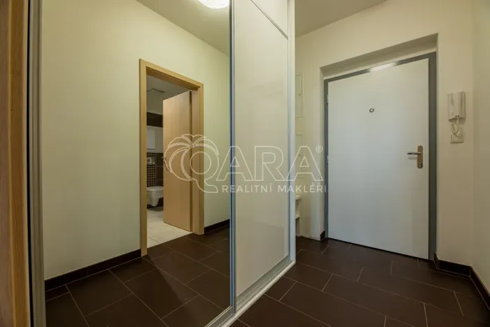 Pronájem bytu 2+kk, Praha - Zličín, Tvrdonická, 58 m2
