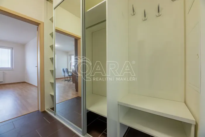Pronájem bytu 2+kk, Praha - Zličín, Tvrdonická, 58 m2