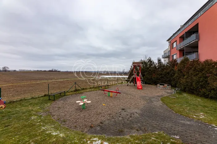 Pronájem bytu 2+kk, Praha - Zličín, Tvrdonická, 58 m2