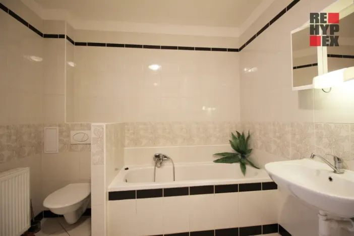 Prodej bytu 2+1, Liberec - Liberec XXXIII-Machnín, Rynoltická, 67 m2