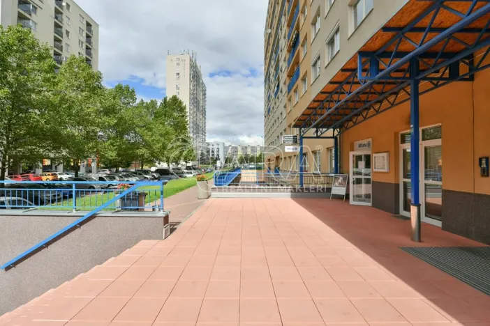 Pronájem bytu 2+kk, Praha - Troja, Hnězdenská, 47 m2