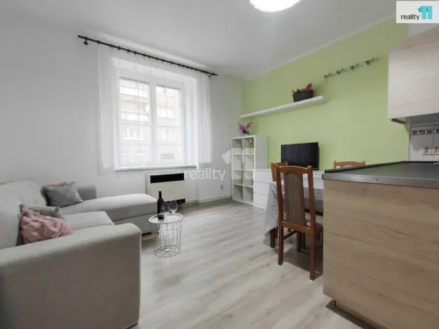 Pronájem bytu 2+kk, Praha - Smíchov, Radlická, 52 m2