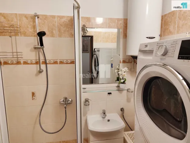 Pronájem bytu 2+kk, Praha - Smíchov, Radlická, 52 m2