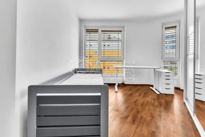 Pronájem bytu 3+kk, Praha - Vršovice, U Roháčových kasáren, 71 m2