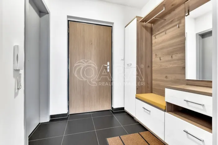 Pronájem bytu 3+kk, Praha - Vršovice, U Roháčových kasáren, 71 m2