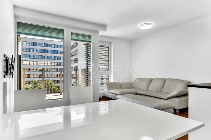 Pronájem bytu 3+kk, Praha - Vršovice, U Roháčových kasáren, 71 m2