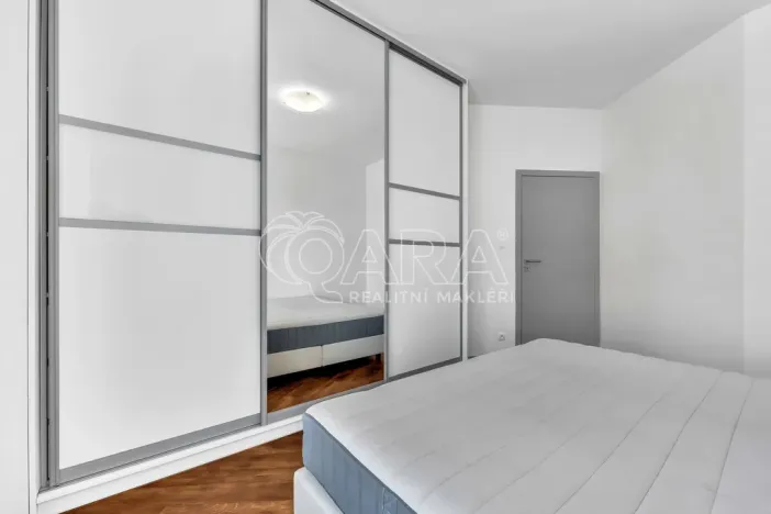 Pronájem bytu 3+kk, Praha - Vršovice, U Roháčových kasáren, 71 m2