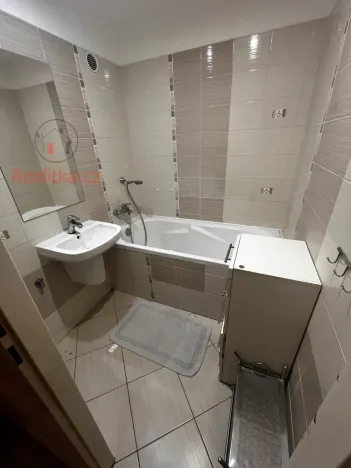 Pronájem bytu 3+1, Neratovice, Dr. E. Beneše, 79 m2