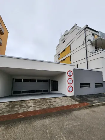 Pronájem bytu 1+kk, České Budějovice, Dobrovodská, 41 m2