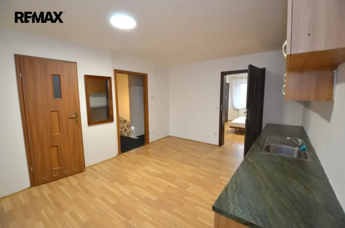 Pronájem bytu 2+kk, Olomouc, Čelakovského, 42 m2