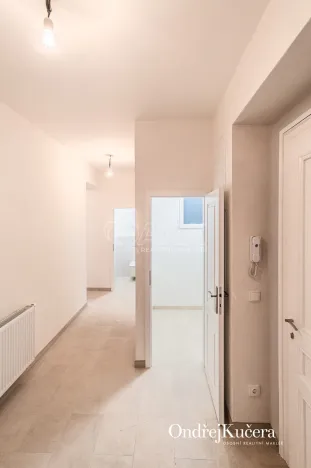 Pronájem bytu 2+kk, Praha - Staré Město, Kaprova, 62 m2