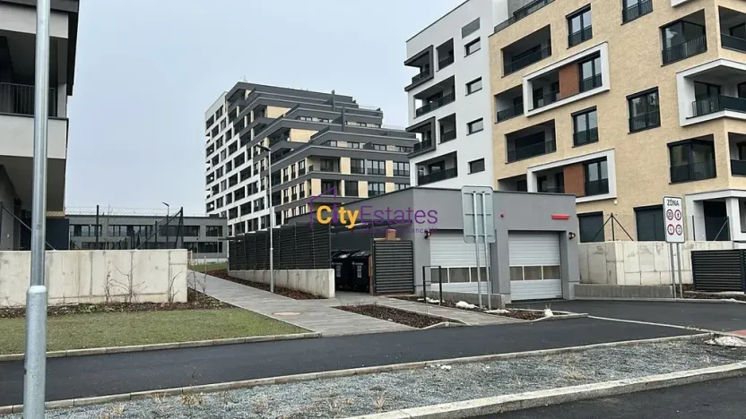 Pronájem bytu 1+kk, Praha - Hloubětín, Poděbradská, 30 m2