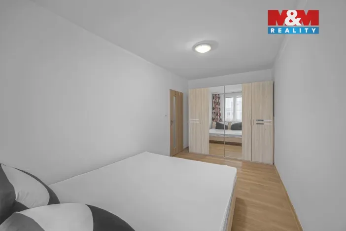 Pronájem bytu 2+1, Pardubice - Polabiny, Brožíkova, 55 m2