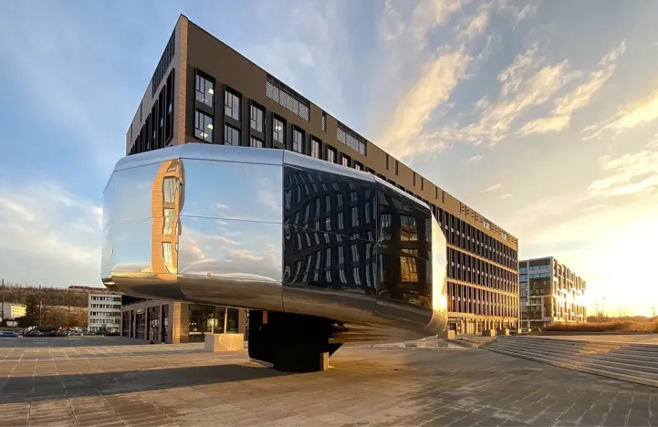 Pronájem kanceláře, Praha - Karlín, Sokolovská, 560 m2