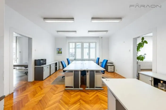 Pronájem kanceláře, Mladá Boleslav - Mladá Boleslav II, 450 m2