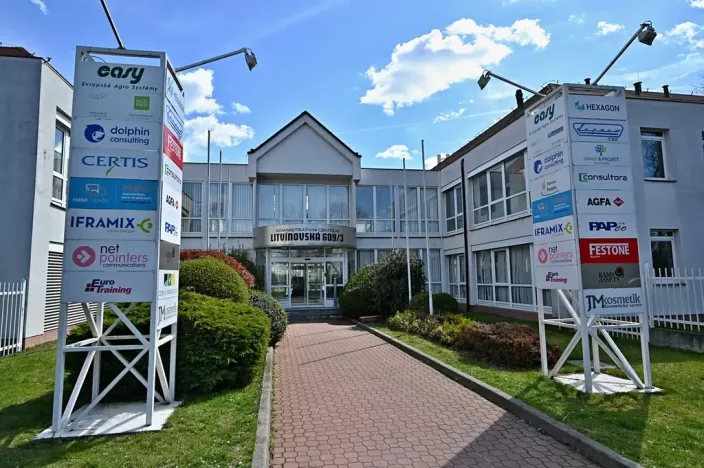 Pronájem kanceláře, Praha - Prosek, Litvínovská, 194 m2