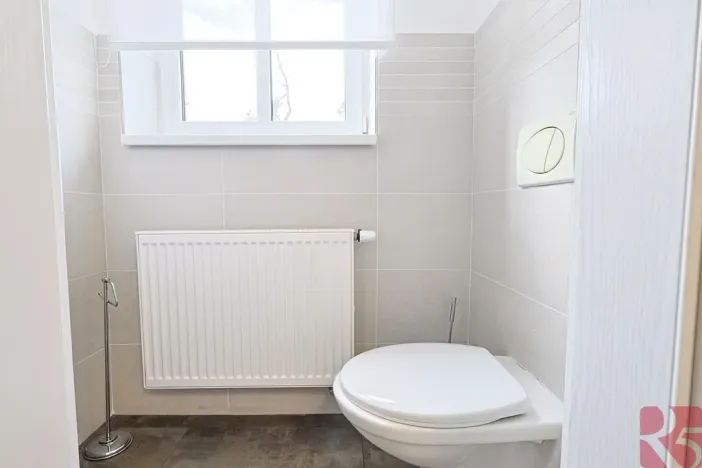 Pronájem bytu 4+1, Praha - Žižkov, Na Jarově, 63 m2