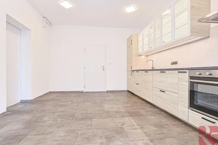 Pronájem bytu 4+1, Praha - Žižkov, Na Jarově, 63 m2