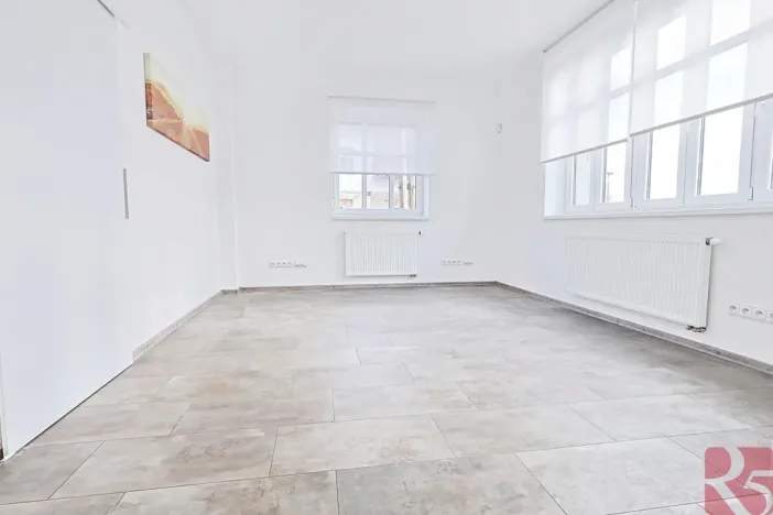 Pronájem bytu 4+1, Praha - Žižkov, Na Jarově, 63 m2