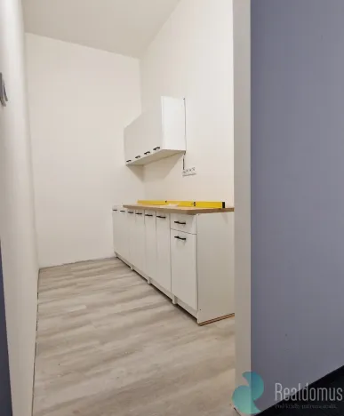 Pronájem kanceláře, Praha, Opletalova, 94 m2