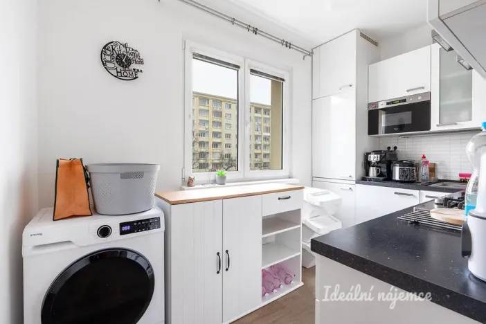 Pronájem bytu 2+1, Praha - Břevnov, Na Petřinách, 58 m2