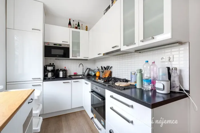 Pronájem bytu 2+1, Praha - Břevnov, Na Petřinách, 58 m2