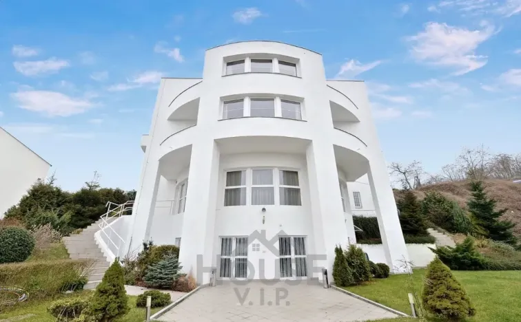 Pronájem vily, Praha - Smíchov, Nový Zlíchov, 839 m2