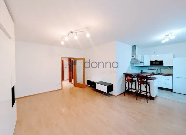 Pronájem bytu 1+kk, Praha, Mikanova, 40 m2