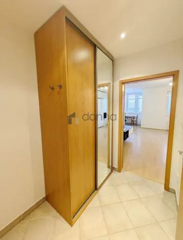Pronájem bytu 1+kk, Praha, Mikanova, 40 m2