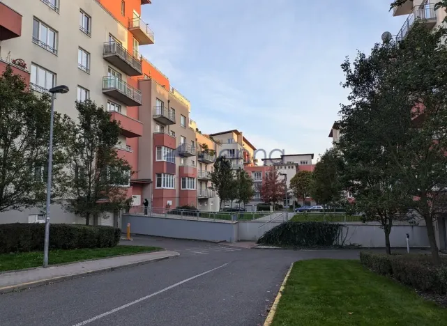 Pronájem bytu 1+kk, Praha, Mikanova, 40 m2