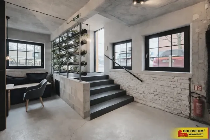 Pronájem kanceláře, Brno - Husovice, 236 m2