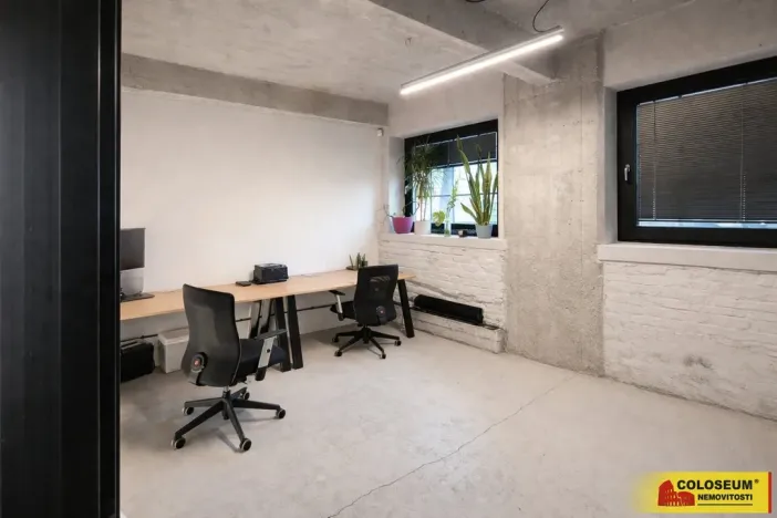 Pronájem kanceláře, Brno - Husovice, 236 m2