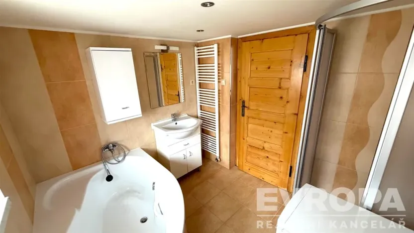 Prodej atypického bytu, Hostinné, Nádražní, 35 m2