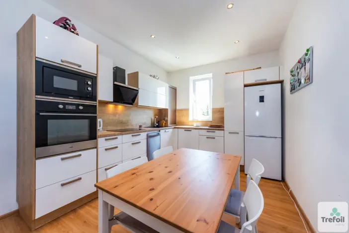 Prodej bytu 3+kk, Šestajovice, Komenského, 77 m2