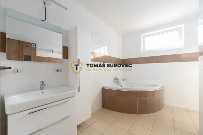 Prodej rodinného domu, Zlín, K Luhám, 277 m2