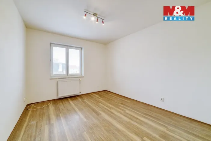 Prodej bytu 4+1, Cheb, Májová, 110 m2