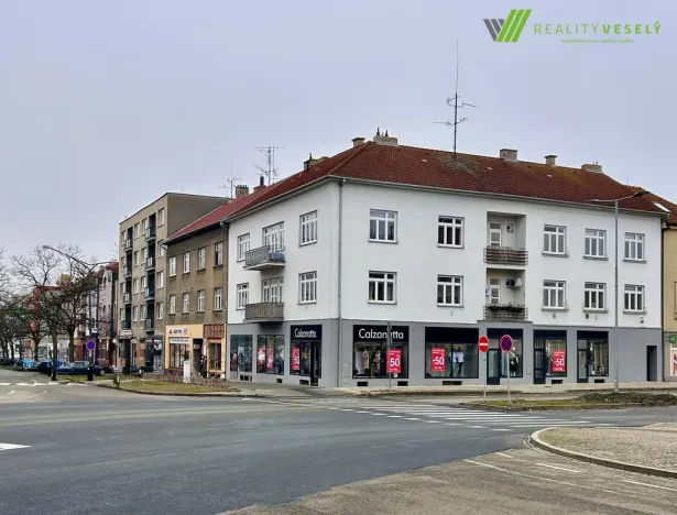 Pronájem obchodního prostoru, Hodonín, nám. 17. listopadu, 535 m2