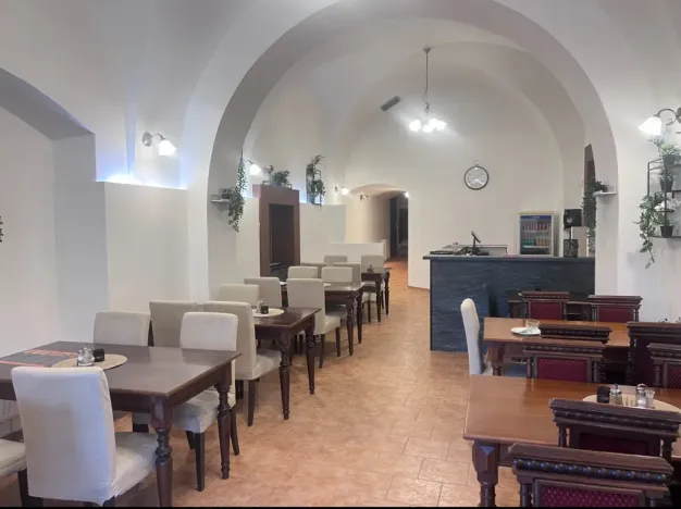 Pronájem restaurace, Hradec Králové, Velké náměstí, 179 m2