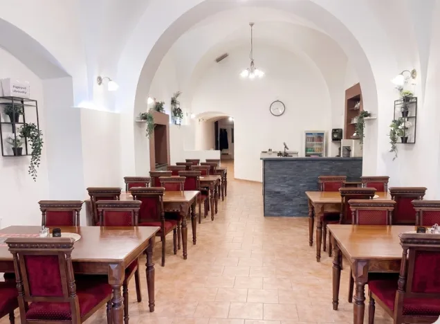 Pronájem restaurace, Hradec Králové, Velké náměstí, 179 m2