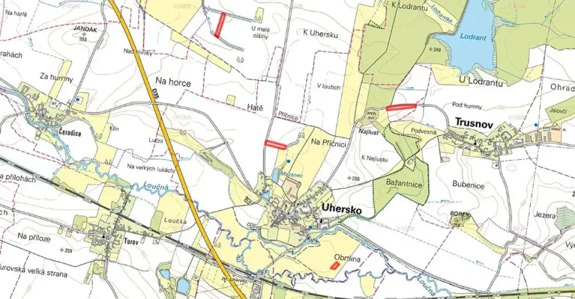 Prodej pole, Uhersko, 11302 m2