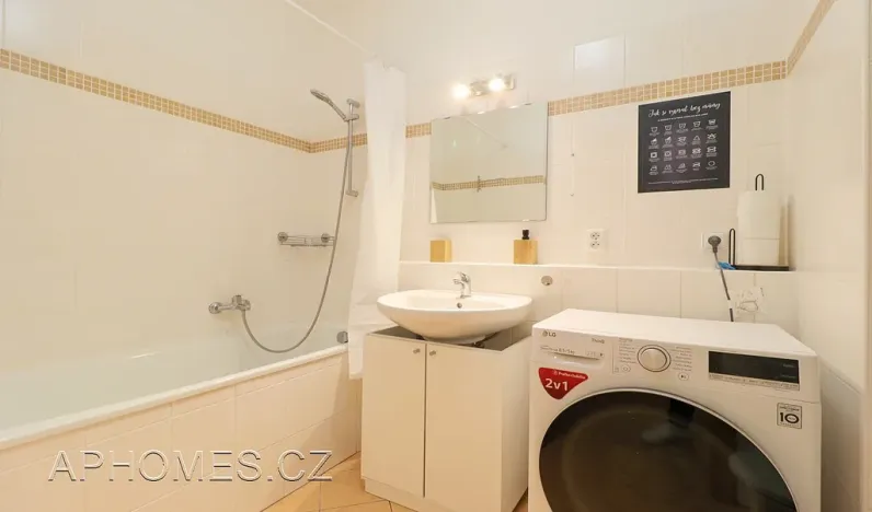 Pronájem bytu 2+kk, Praha - Řepy, Skuteckého, 52 m2