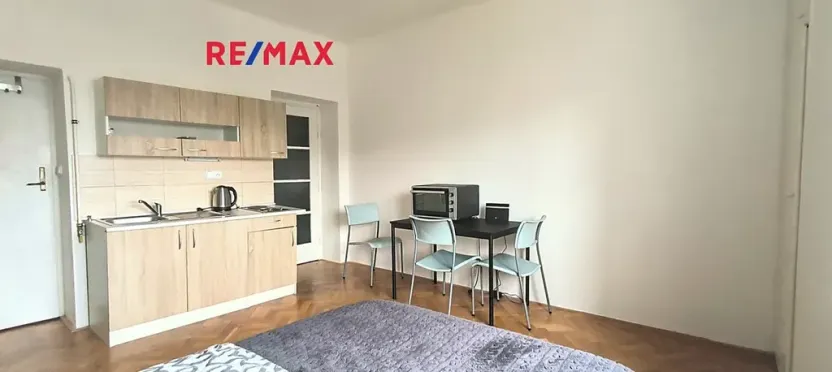 Pronájem bytu 1+kk, Praha - Nusle, Hvězdova, 21 m2