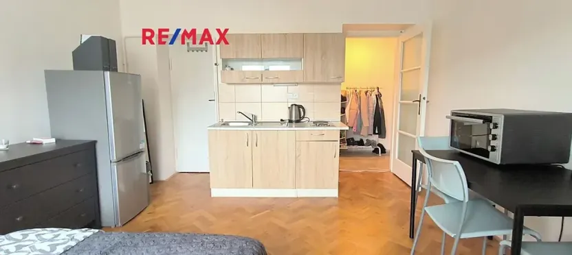 Pronájem bytu 1+kk, Praha - Nusle, Hvězdova, 21 m2
