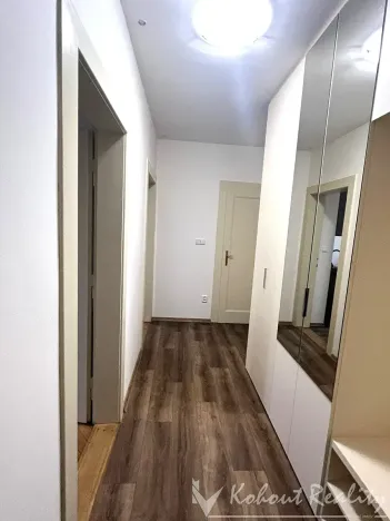 Pronájem bytu 2+kk, Praha - Strašnice, Věšínova, 43 m2