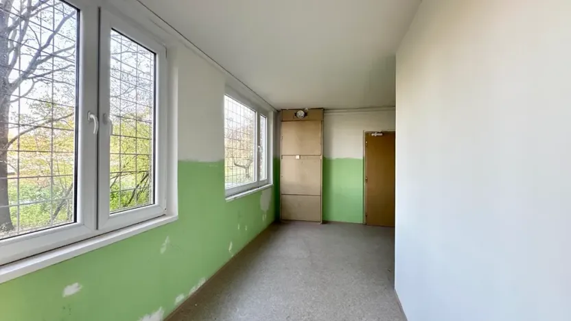 Pronájem bytu 2+kk, Praha - Hloubětín, Kardašovská, 44 m2