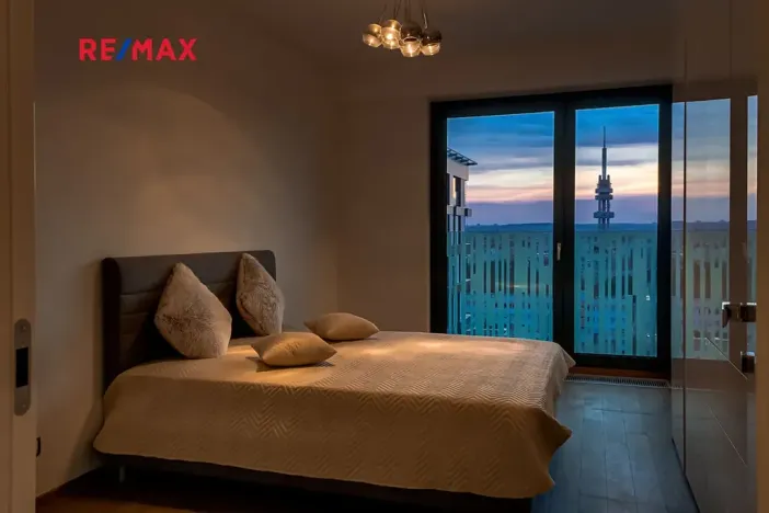 Pronájem bytu 2+kk, Praha - Žižkov, Olšanská, 71 m2