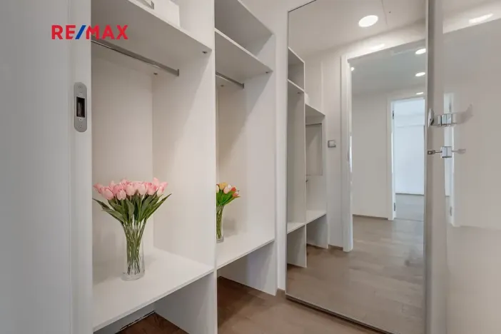 Pronájem bytu 2+kk, Praha - Žižkov, Olšanská, 71 m2